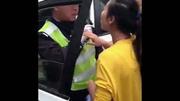 警察执法视频火了