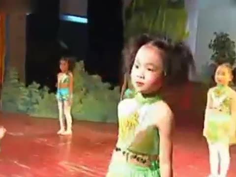 是女生<em>舞蹈</em>视频五年级_<em>五年级舞蹈我是女生</em>_